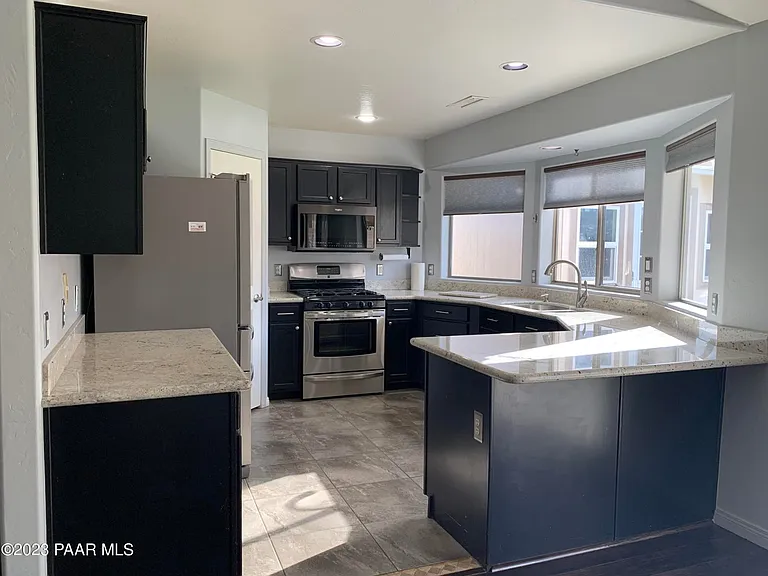 7810 N Highview — Photo 5