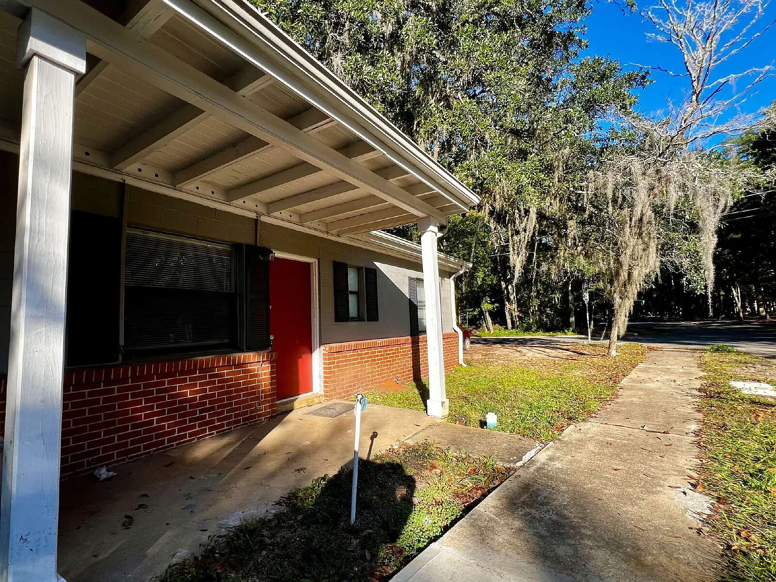 2 bed, 1.0 bath, 744 sqft, $950 — Photo 3