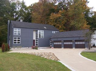 1866 Fairway Dr, Uniontown, OH 44685
