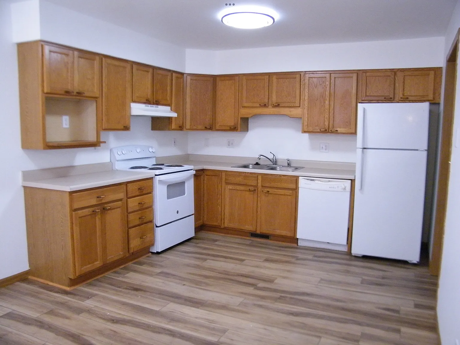 3 bed, 1650 sqft, $1,925 — Photo 4