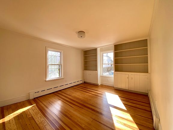 3rd image of 25 Bourne St #1