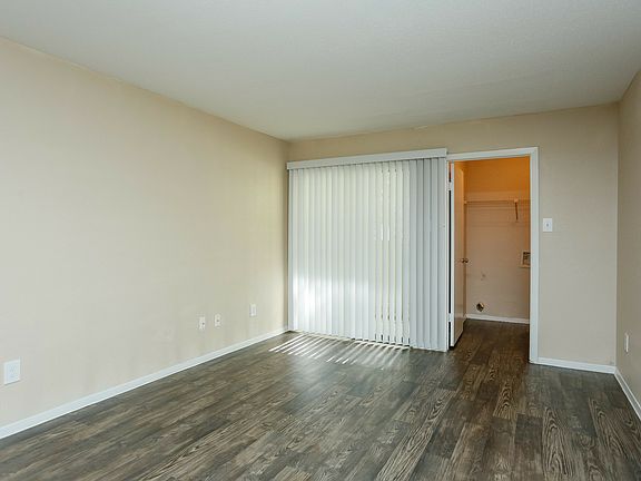 4th image of 1601 Wooded Pine Dr APT 323