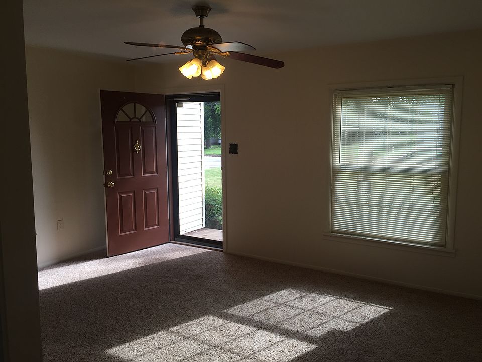 Living Area /front door
