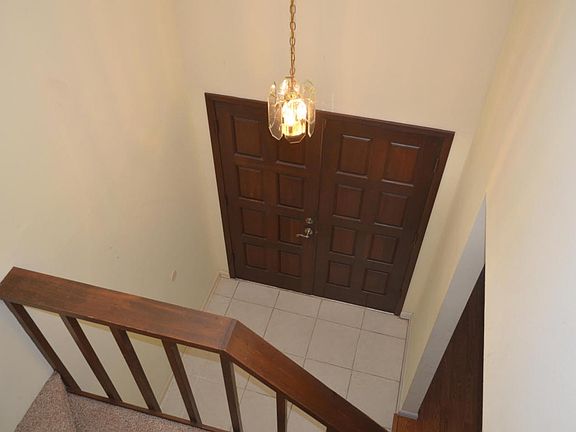 4th image of 2427 Edgewater Dr