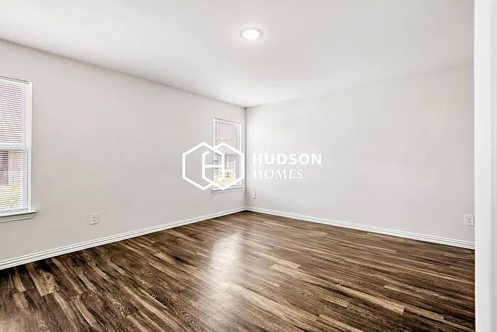 425 Shorty St — Photo 3