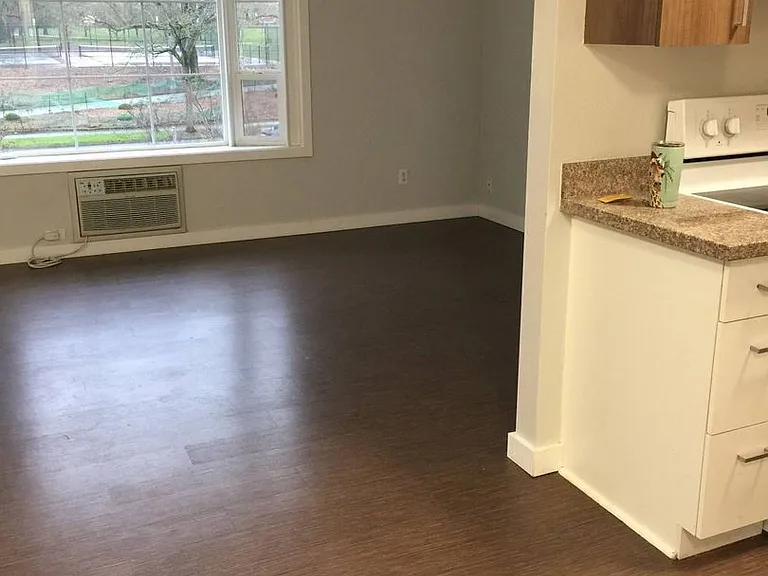587 N Rosa Parks Way #6 — Photo 15