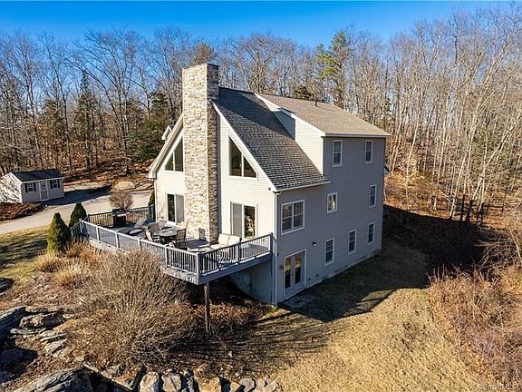 2nd image of 130 River Rd