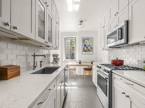5th image of 140 8th Ave APT 2D