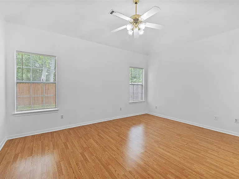 2106 Hawks Rd — Photo 12