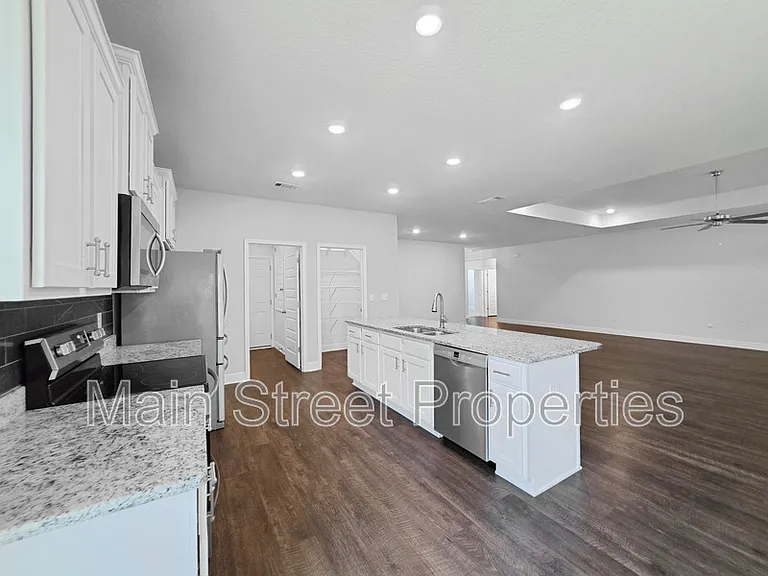 8108 Silver Maple Dr — Photo 10