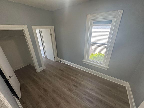 4th image of 557 Valleywood Dr