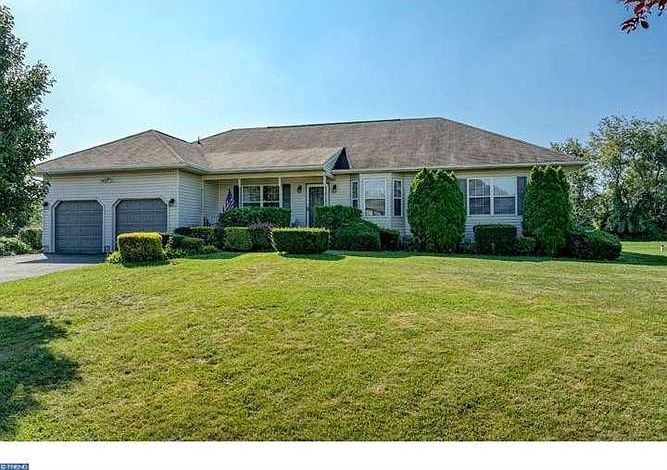 1st image of 111 Rose Dr