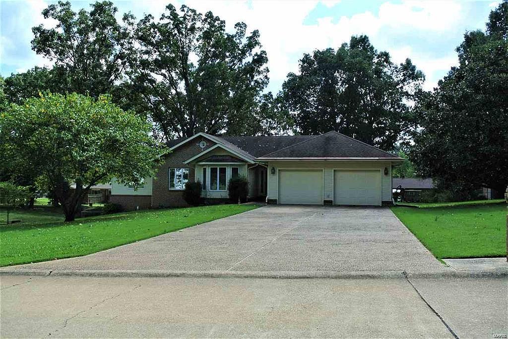 1736 Whispering Oaks Pl, Poplar Bluff, MO 63901 Zillow