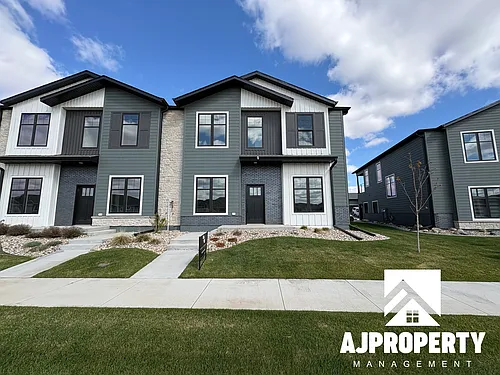 8607 W Shoreline Pl Photo 1