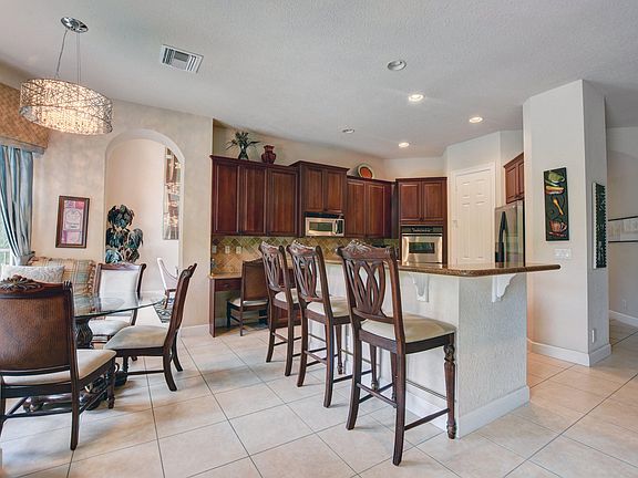5th image of 3424 Collonade Dr