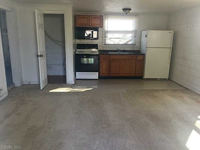 2nd image of 2770 Danwood Dr