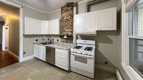 204 River St Photo 1