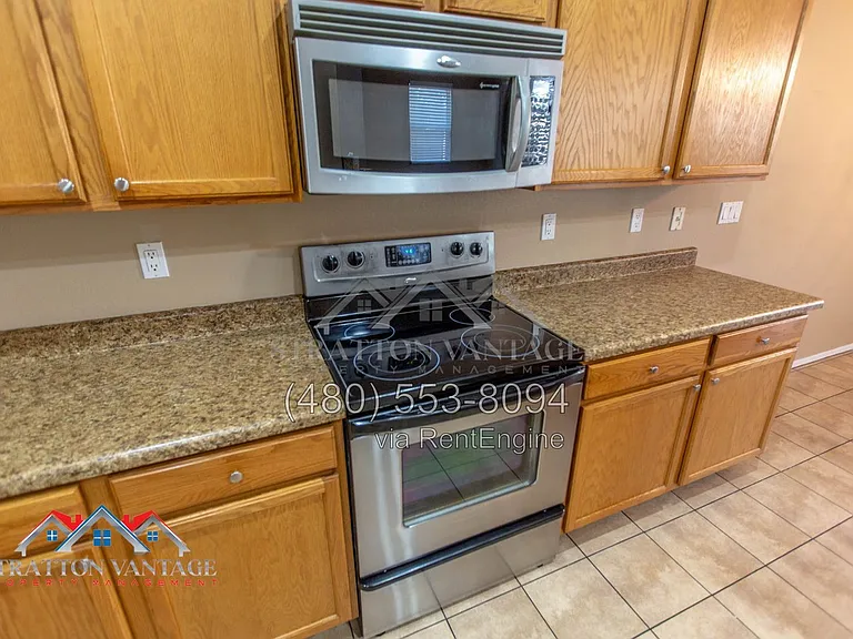1423 N 81st Ave — Photo 14