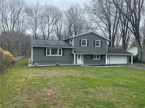 121 Fiesta Rd, Rochester, NY 14626