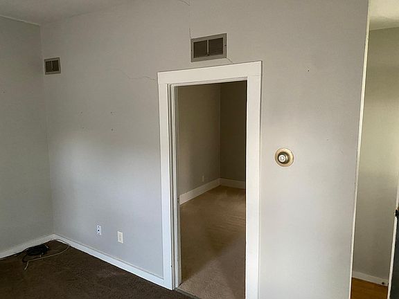 3rd image of 109 N Adams St