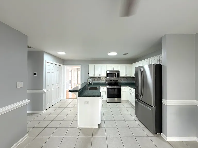 476 Connemara Trl — Photo 3
