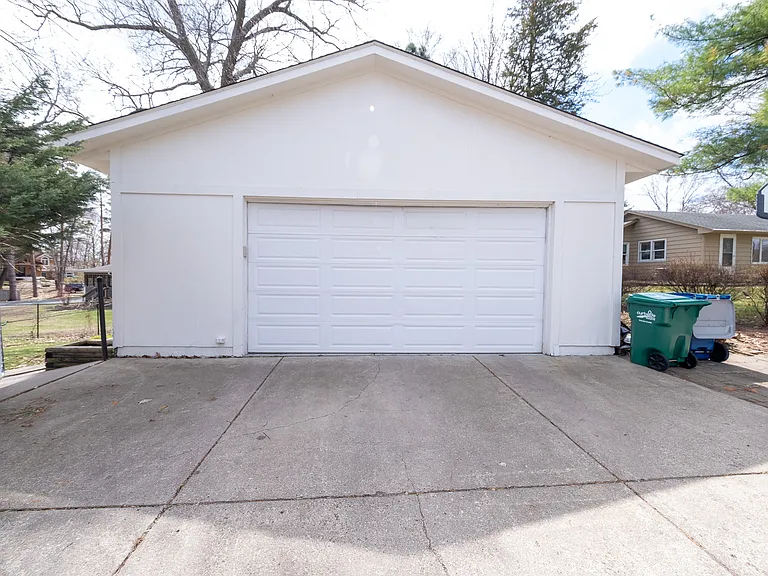 5900 Ridgewood Rd — Photo 27