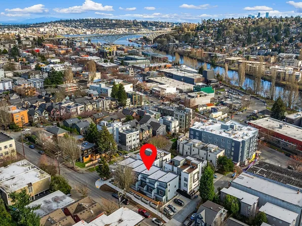 105 NW 39th Street #D, Seattle, WA 98107