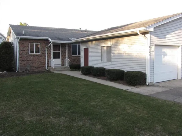 4543 N Valley Dr NE, Grand Rapids, MI 49525