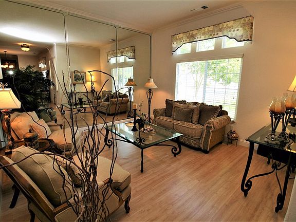 5th image of 1116 Skyline Dr