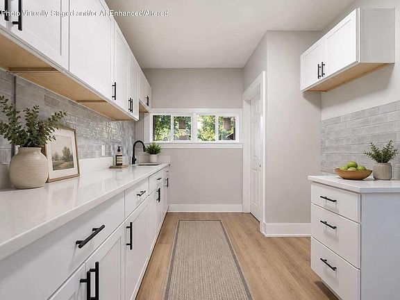4th image of 3667 Monroe St