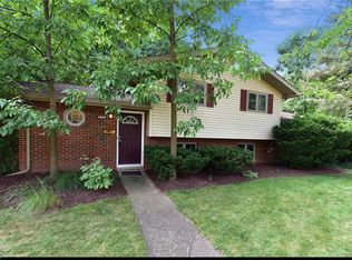 4920 Devon Dr, North Olmsted, OH