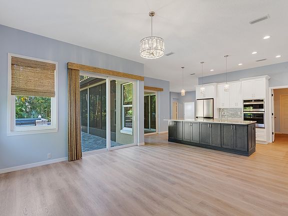 5th image of 370 Marbrisa Dr