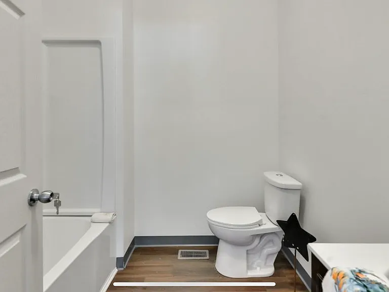 1301 Madison St #1 — Photo 9