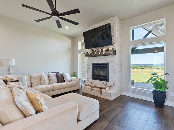 3rd image of 643 County Road 183