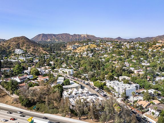 Centrally located in Hollywood Hills