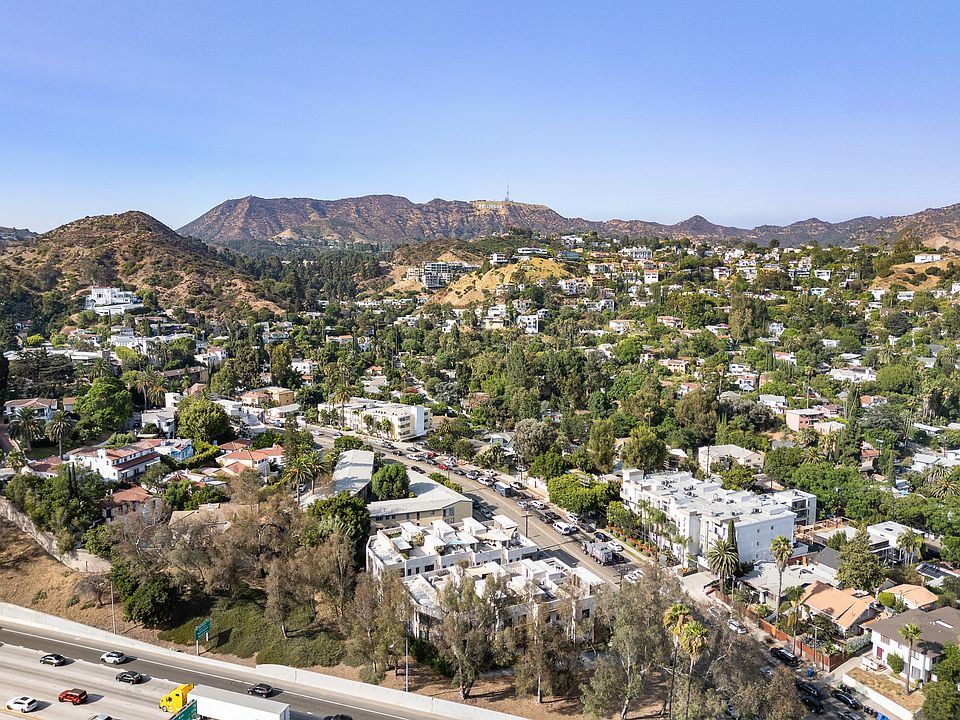Centrally located in Hollywood Hills