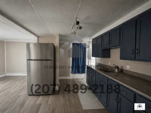 8 Maple St, 8 Maple St APT 1, Augusta, ME 04330