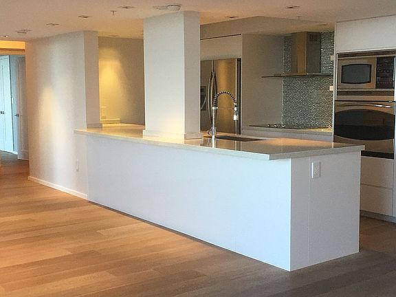 5th image of 1800 Sunset Harbour Dr #1707