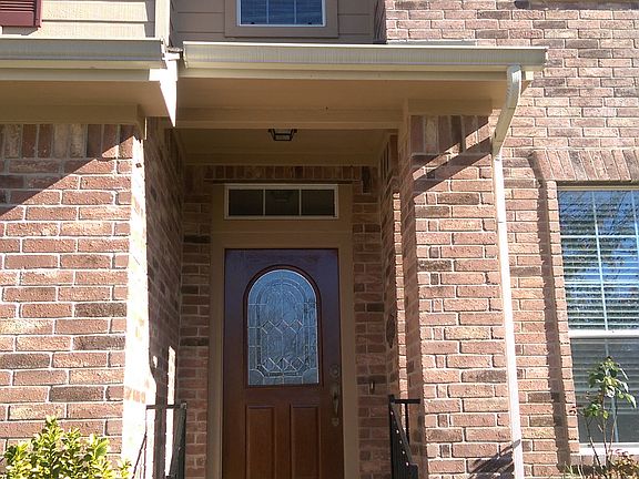 3rd image of 1606 Weatherford Dr