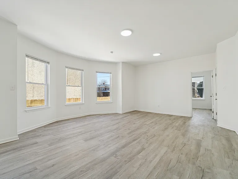 127 W Seymour St #2 — Photo 15