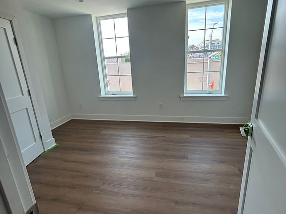 4th image of 1300 Gough St #1
