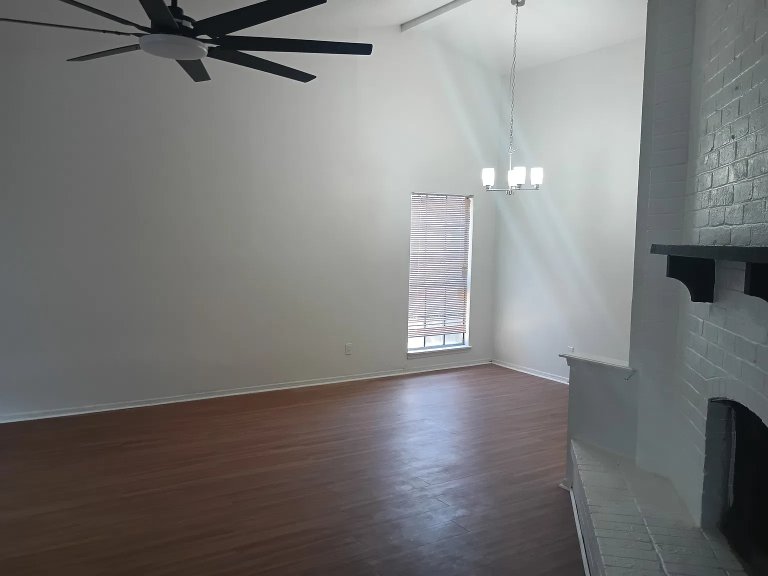 3 bed, 1748 sqft, $2,300 — Photo 2
