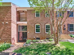 3153 Fairbury Ln, Fairfax, VA 22031