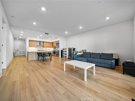 3rd image of 1105 Rivington