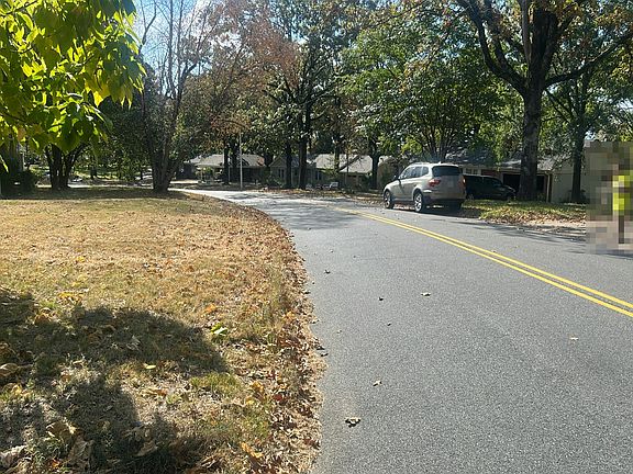 5th image of 4200 Lakeview Rd