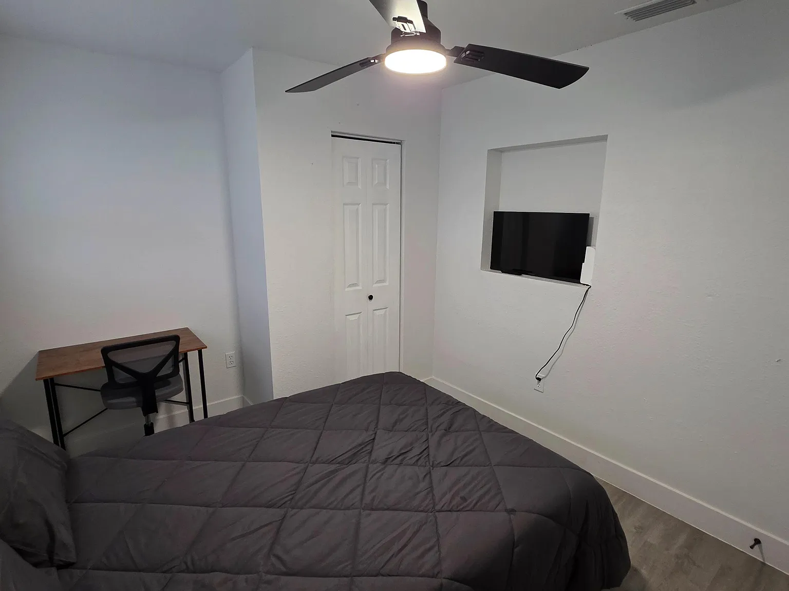 4 bed, 2.0 bath, 1425 sqft, $910 — Photo 2