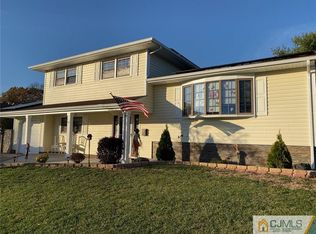 38 Sherwood Rd, Parlin, NJ 08859