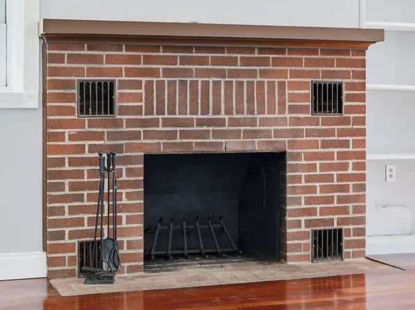 138 Maple Ave, East Stroudsburg, PA 18301