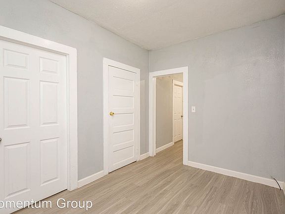 3rd image of 2401 Mallory Ave #A