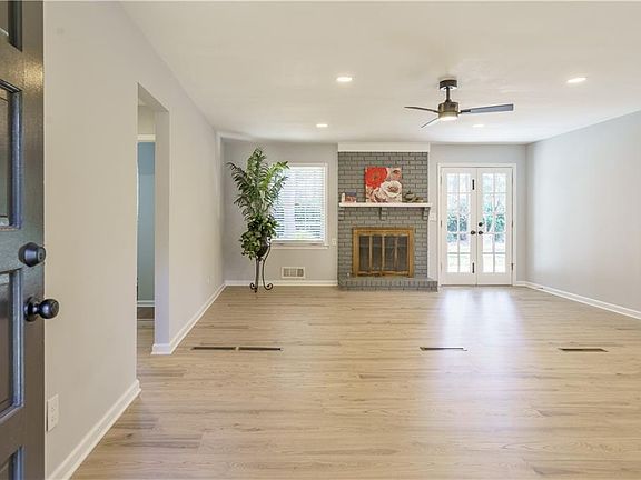 5th image of 3518 Tracey Dr
